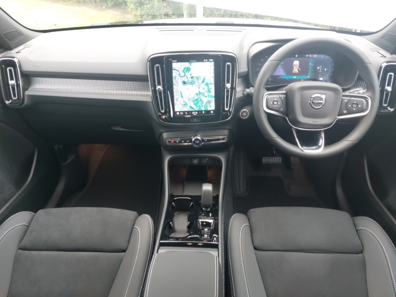 Used Volvo XC40 2025 for sale - 76321601: Photo 2