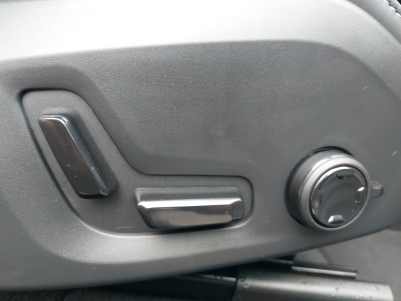 Used Volvo XC60 2025 for sale - 77293898: Photo 12