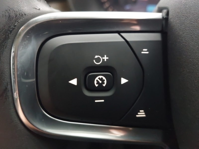 Used Volvo XC40 2025 for sale - 76970216: Photo 15