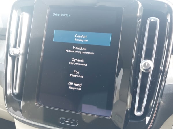 Used Volvo XC40 2021 for sale - 76213689: Photo 14