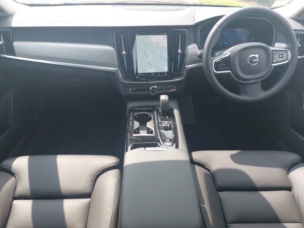 Used Volvo V90 2025 for sale - 74933554: Photo 2