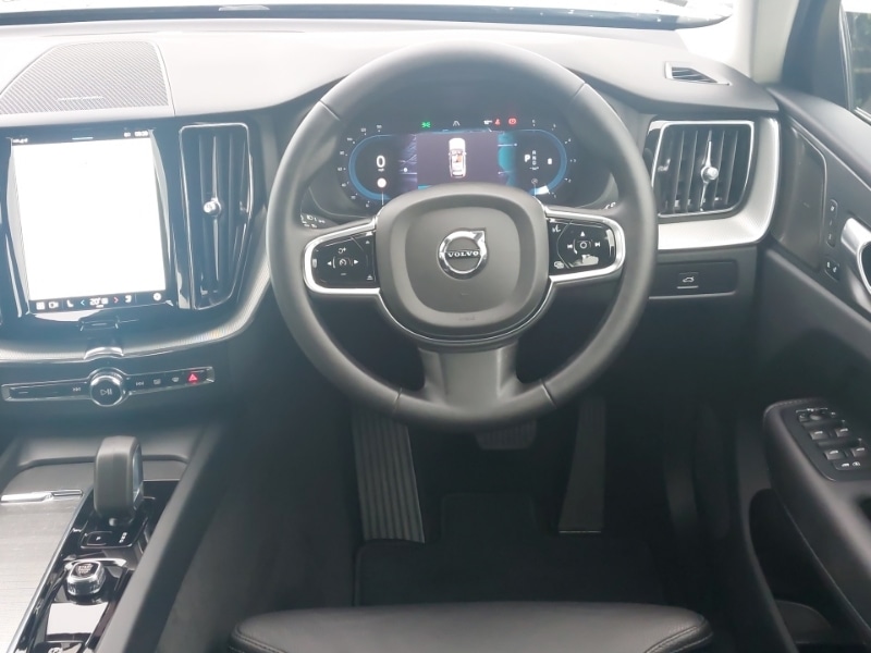 Used Volvo XC60 2023 for sale - 76160492: Photo 7