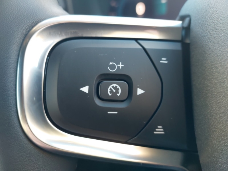 Used Volvo XC40 2025 for sale - 76579127: Photo 15