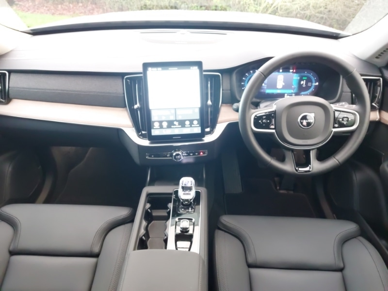 Used Volvo XC90 2025 for sale - 77015023: Photo 2