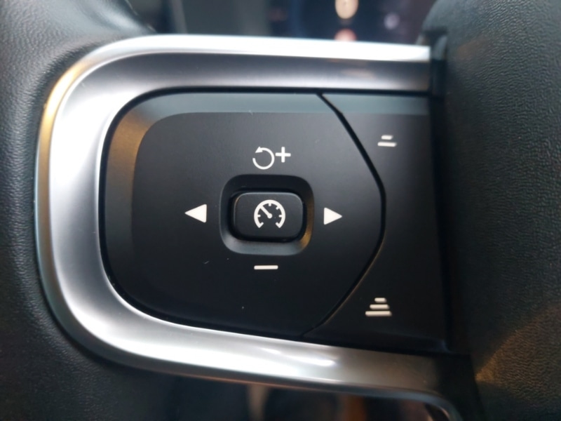 Used Volvo XC40 2023 for sale - 76800162: Photo 15