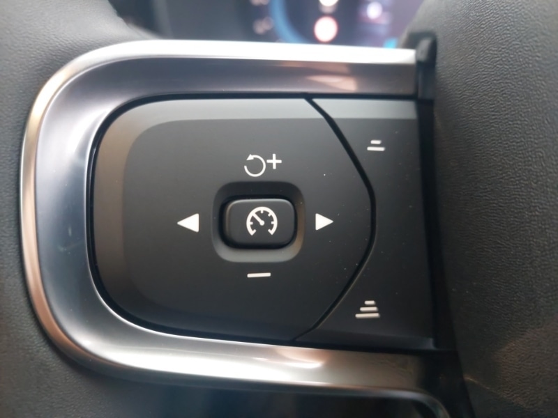 Used Volvo XC40 2025 for sale - 76708125: Photo 15