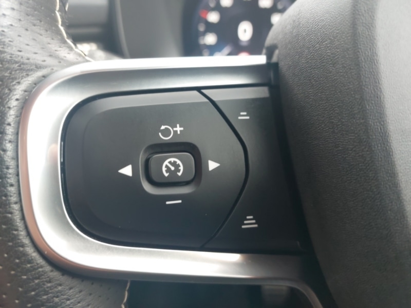 Used Volvo XC40 2021 for sale - 76129941: Photo 16