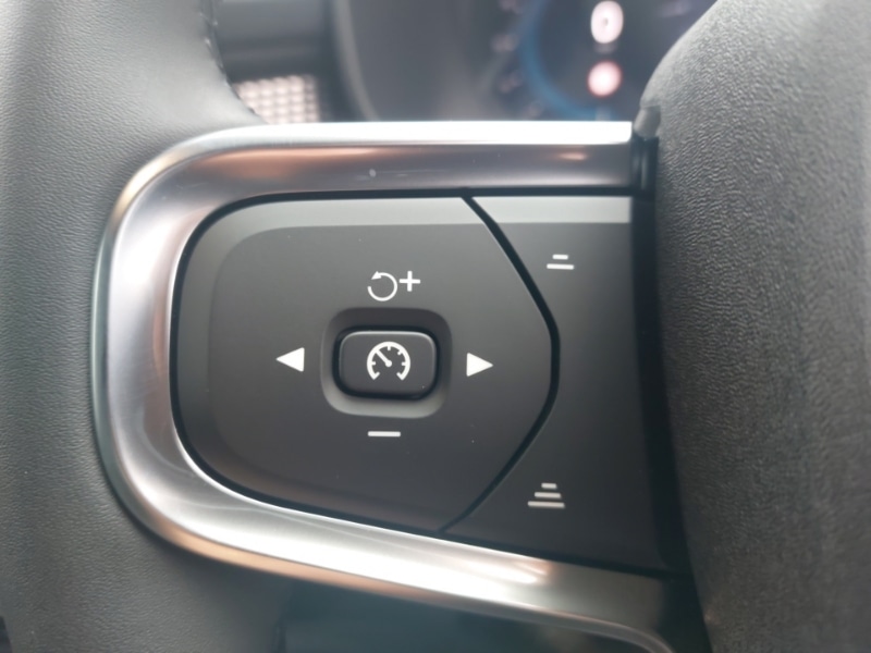 Used Volvo XC40 2025 for sale - 76493432: Photo 14