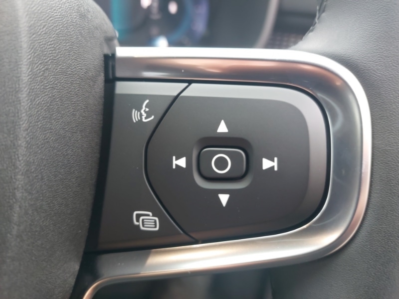 Used Volvo XC40 2025 for sale - 76493432: Photo 15