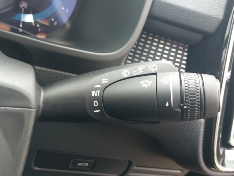 Used Volvo XC40 2025 for sale - 76493432: Photo 17