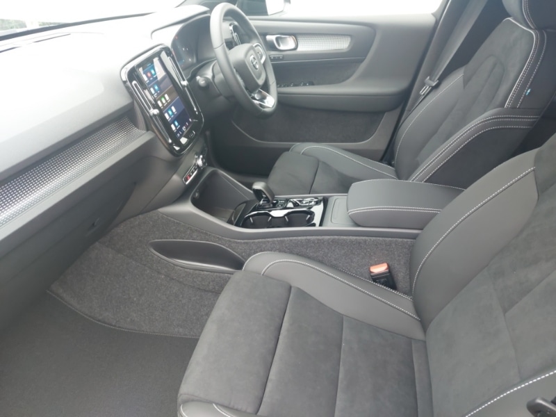 Used Volvo XC40 2025 for sale - 76493432: Photo 5