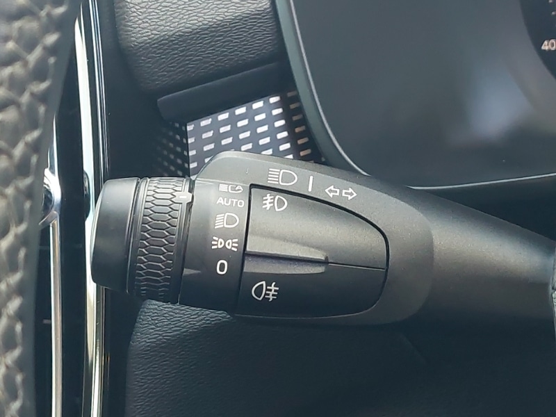 Used Volvo XC40 2023 for sale - 77304138: Photo 17