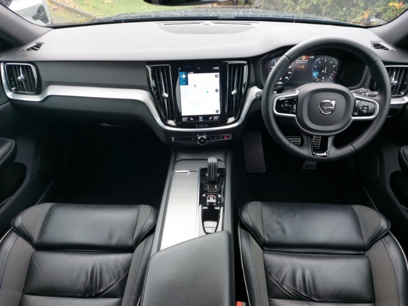 Used Volvo V60 2021 for sale - 76335966: Photo 2