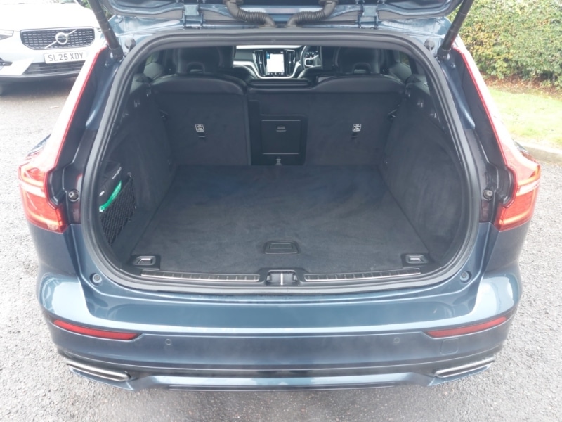 Used Volvo V60 2021 for sale - 76335966: Photo 8