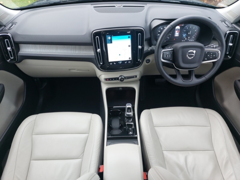 Used Volvo XC40 2021 for sale - 76478947: Photo 2