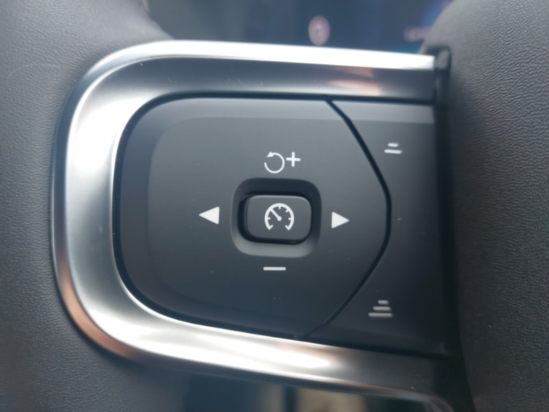 Used Volvo XC40 2025 for sale - 77548916: Photo 15