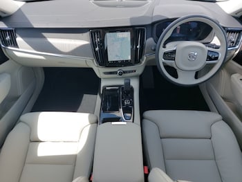 Used Volvo V90 2025 for sale - 75599805: Photo