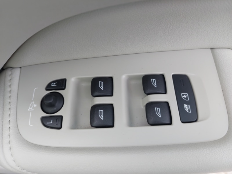 Used Volvo XC60 2023 for sale - 78203326: Photo 15