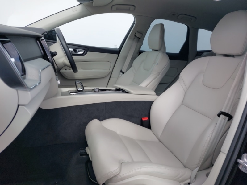 Used Volvo XC60 2023 for sale - 78203326: Photo 5