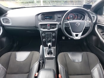 Used Volvo V40 2018 for sale - 78808353: Photo