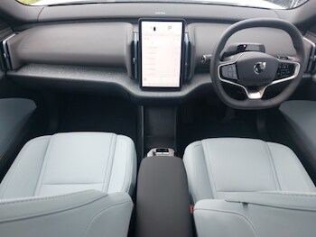 Used Volvo EX30 2025 for sale - 76135319: Photo 2