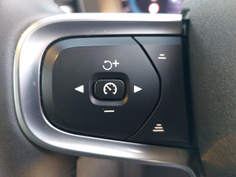 Used Volvo XC40 2023 for sale - 77130196: Photo 16