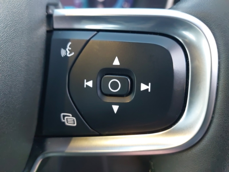 Used Volvo XC40 2023 for sale - 77130196: Photo 17