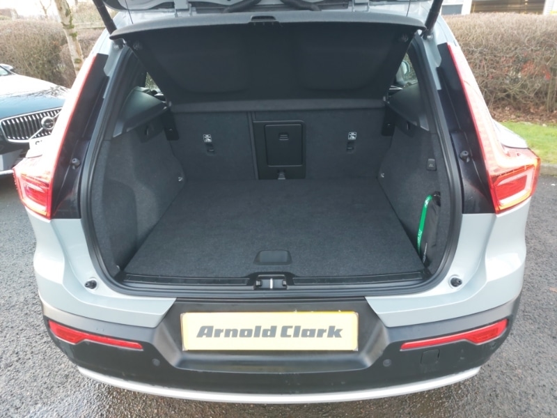 Used Volvo XC40 2023 for sale - 77130196: Photo 8