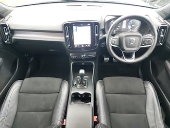 Used Volvo XC40 2021 for sale - 76150825: Photo 2