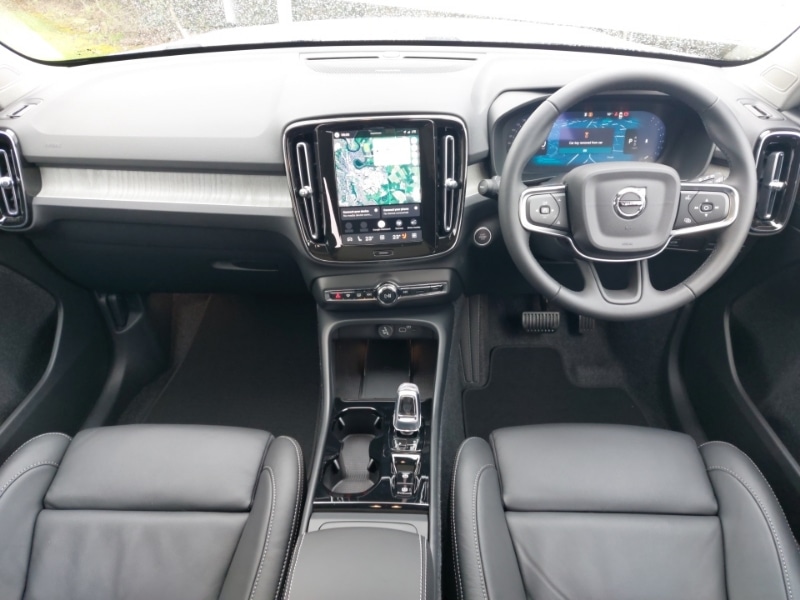 Used Volvo XC40 2025 for sale - 77999753: Photo 2