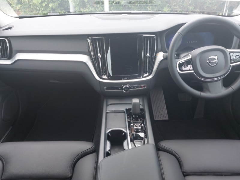 Used Volvo V60 2025 for sale - 77299628: Photo 2