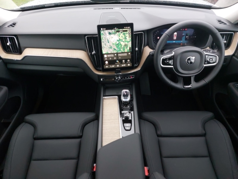 Used Volvo XC60 2025 for sale - 77299627: Photo 2