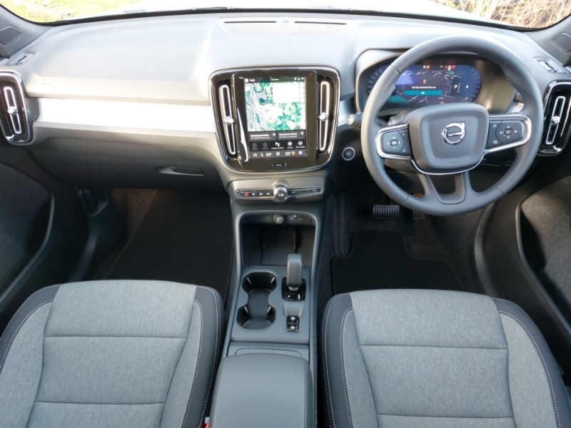 Used Volvo XC40 2025 for sale - 77569079: Photo 2