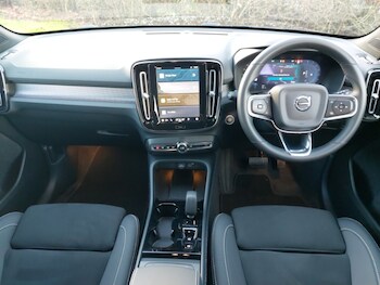 Used Volvo XC40 2025 for sale - 77623336: Photo