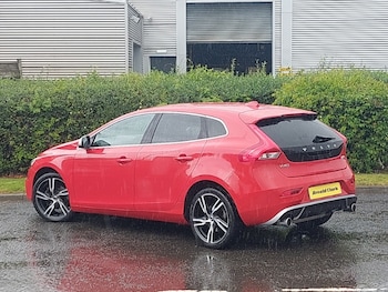 Used Volvo V40 2019 for sale - 75926085: Photo