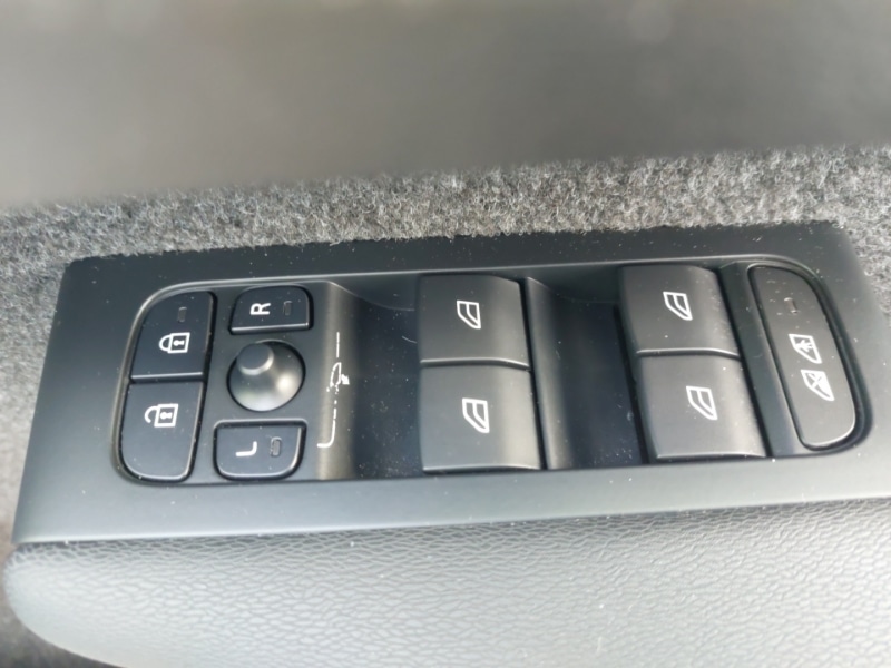 Used Volvo XC40 2023 for sale - 78203366: Photo 14