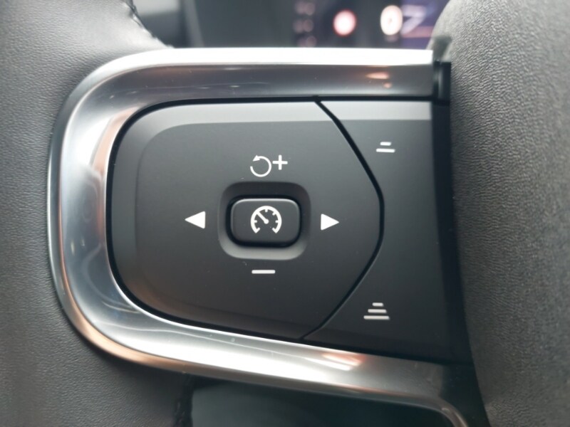 Used Volvo XC40 2025 for sale - 77815817: Photo 14