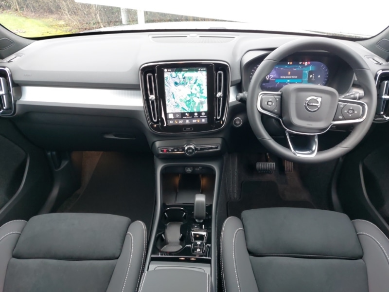 Used Volvo XC40 2025 for sale - 77815817: Photo 2