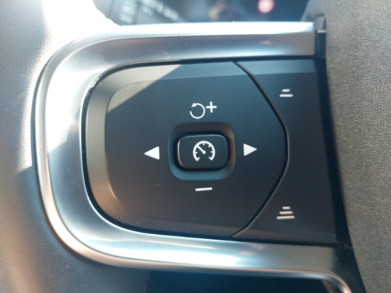 Used Volvo XC40 2023 for sale - 76054049: Photo 15