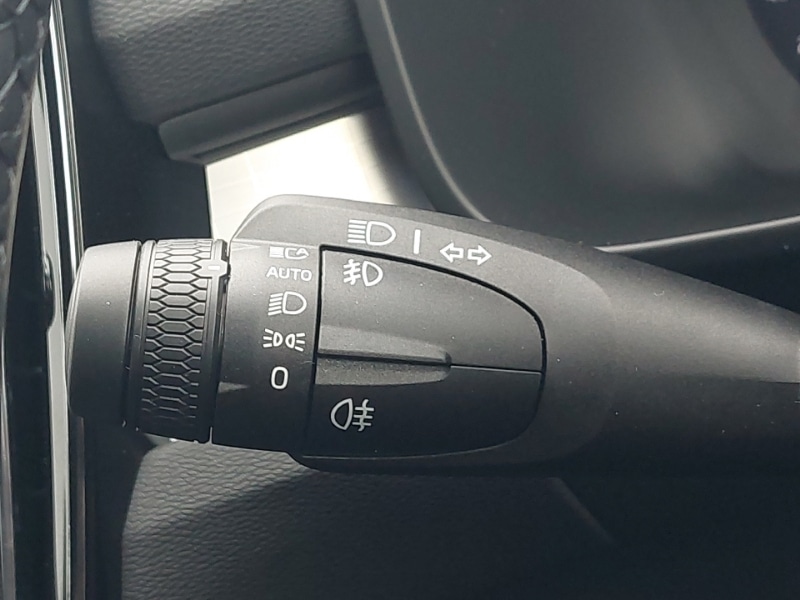 Used Volvo XC40 2025 for sale - 76150380: Photo 16