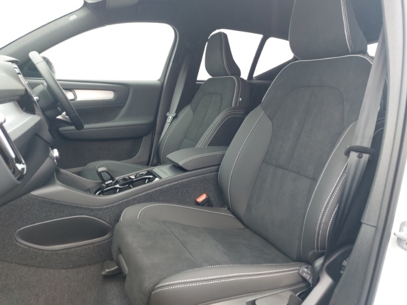 Used Volvo XC40 2025 for sale - 76150380: Photo 5