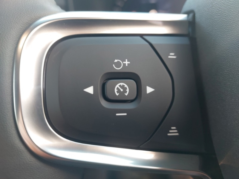 Used Volvo XC40 2025 for sale - 77105444: Photo 15