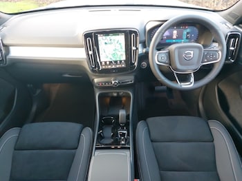 Used Volvo XC40 2025 for sale - 77105444: Photo