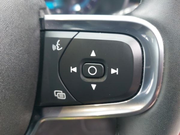 Used Volvo XC40 2023 for sale - 76275843: Photo 17