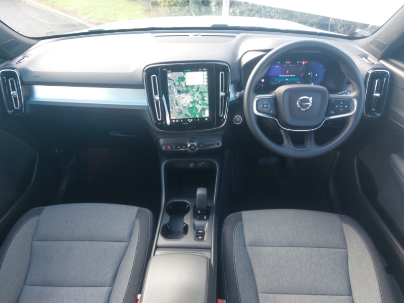 Used Volvo XC40 2024 for sale - 75976936: Photo 2