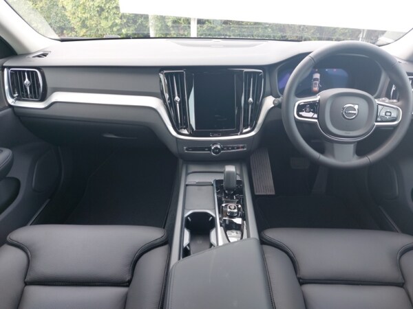 Used Volvo V60 2025 for sale - 74898689: Photo 2