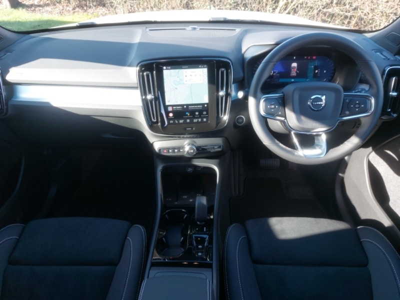 Used Volvo XC40 2025 for sale - 77569070: Photo 2