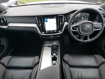 Used Volvo V60 2021 for sale - 76911845: Photo