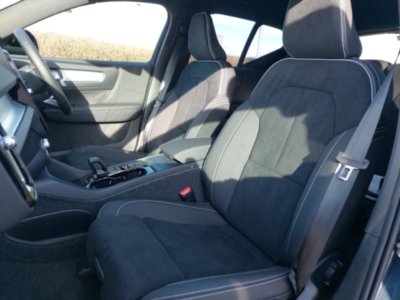 Used Volvo XC40 2025 for sale - 77569062: Photo 5