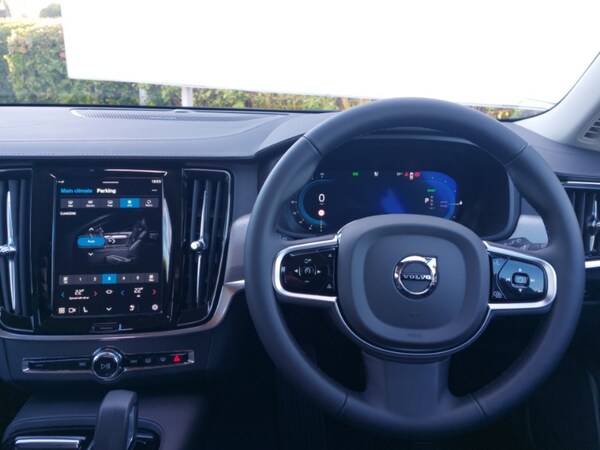 Used Volvo V90 2025 for sale - 74776271: Photo 2